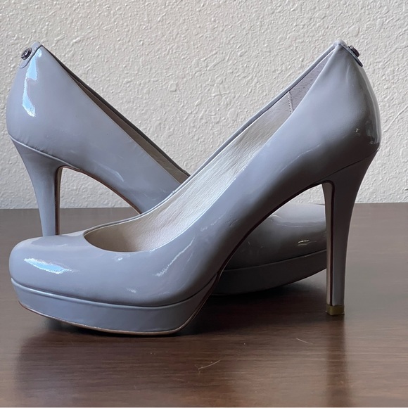 MICHAEL Michael Kors Grey Patent Leather Pumps - Size 8.5 - Picture 1 of 12